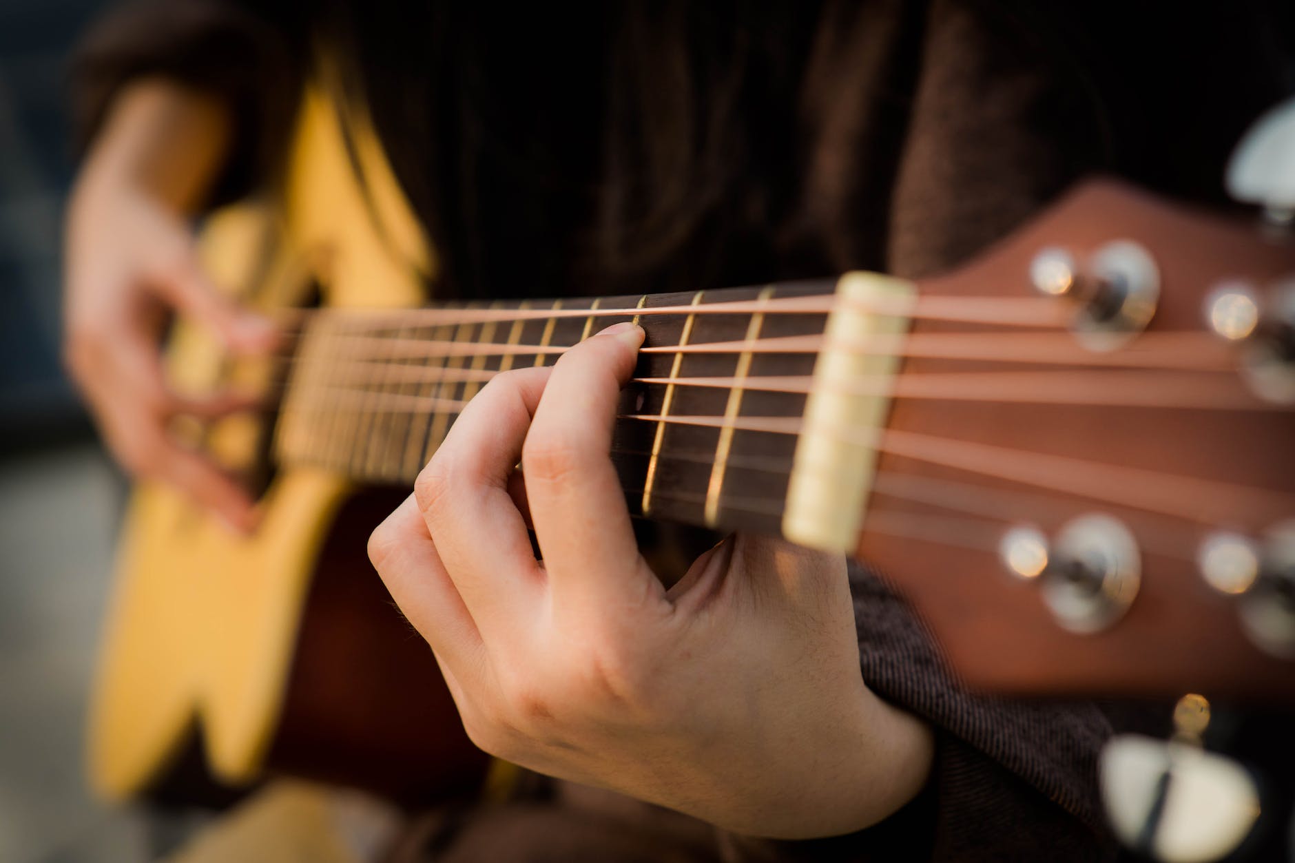 How to Tune an Acoustic Guitar Easily with an Electric Tuner