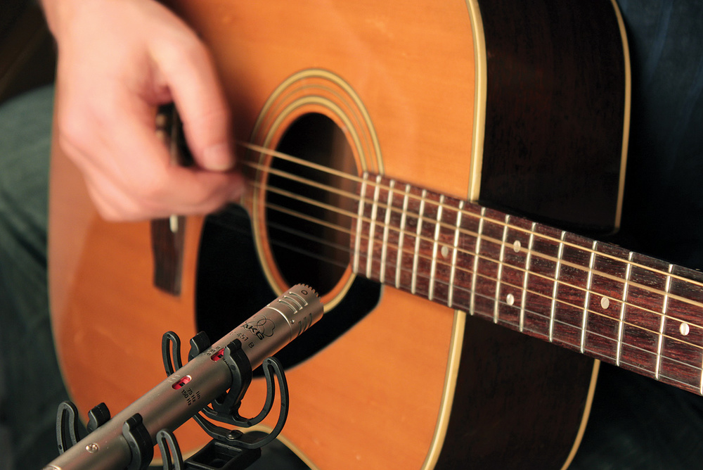 Unveiling the Secrets of Condenser Microphones: Ideal Tools for Capturing Acoustic Guitar