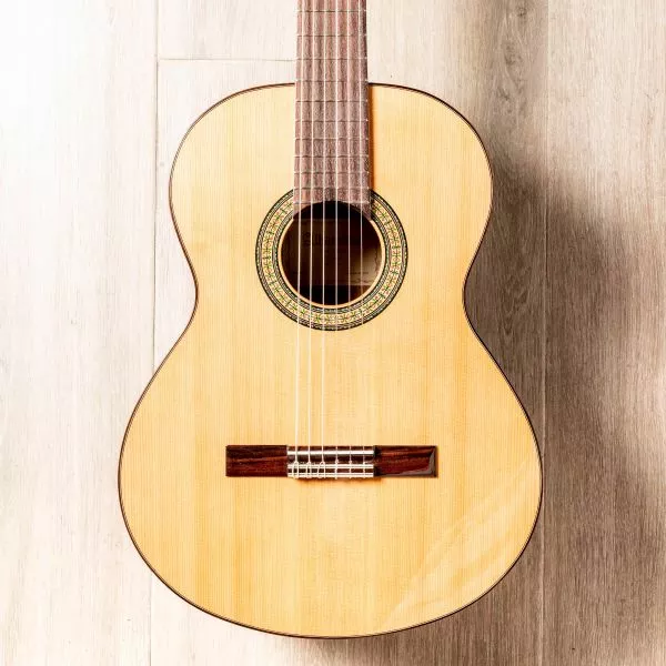 Unveiling Elegance: A Review of the Alhambra 3C Classical Guitar
